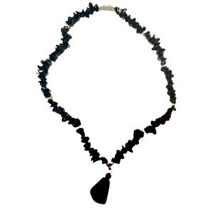 1990’s Vintage Black Single Strand Necklace with Pendant